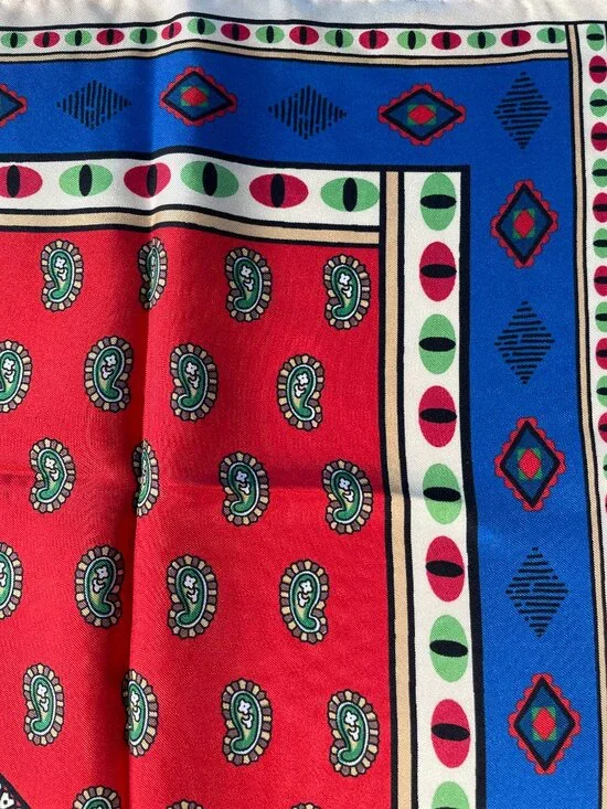 👜 Rare Gucci Blind For Love Tiger Moon Silk Scarf – NWT - Picture 13 of 16